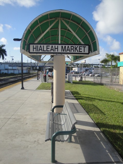 Foto: estación Hialeah Market, Tri-Rail - Hialeah (Florida), Estados Unidos