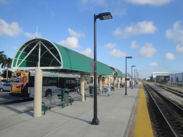 Foto: estación Hialeah Market, Tri-Rail - Hialeah (Florida), Estados Unidos