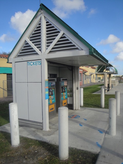 Foto: estación Hialeah Market, Tri-Rail - Hialeah (Florida), Estados Unidos