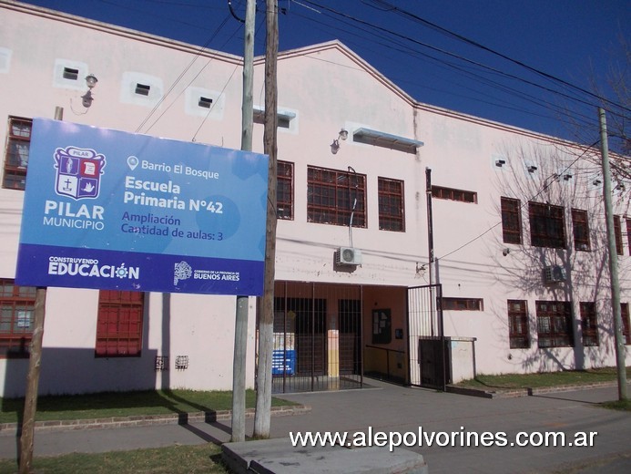 Foto: Pilar - Barrio El Bosque - Escuela N°42 - Pilar (Buenos Aires), Argentina