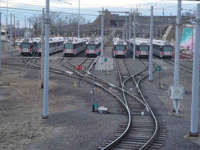 Foto: material rodante en playa de Metrolink - Saint Louis (Missouri), Estados Unidos