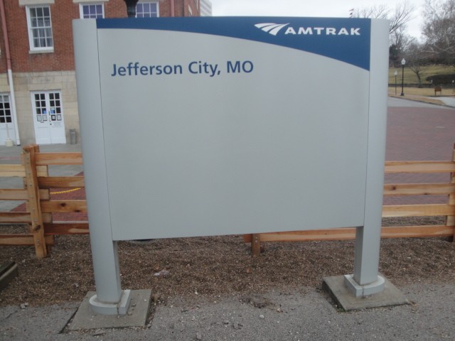 Foto: nomenclador de la estación - Jefferson City (Missouri), Estados Unidos
