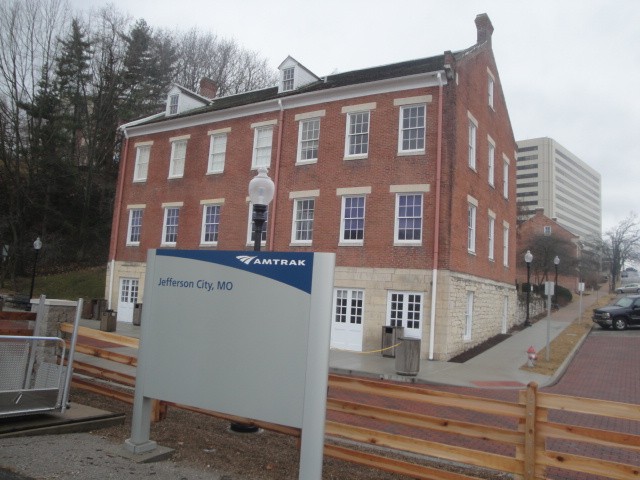 Foto: Union Hotel / estación de Amtrak - Jefferson City (Missouri), Estados Unidos