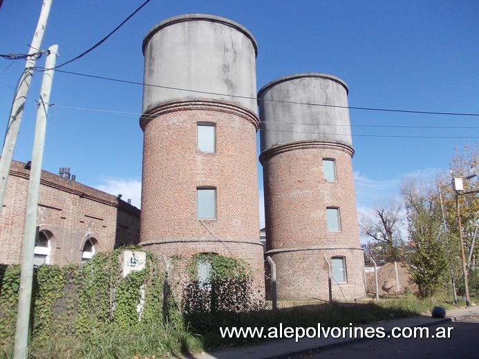 Foto: San Martin - Tanques de agua - San Martin (Buenos Aires), Argentina