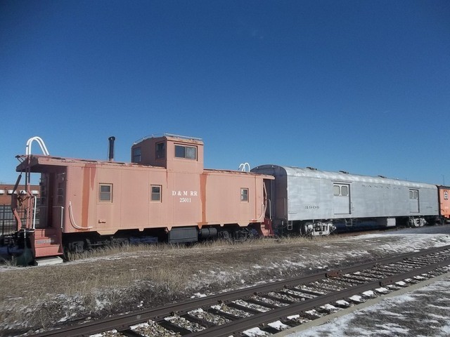 Foto: material rodante en la Great Overland Station - Topeka (Kansas), Estados Unidos