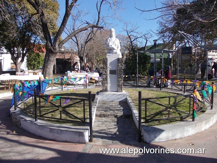 Foto: San Martin - Plaza Fernandez Moreno - San Martin (Buenos Aires), Argentina