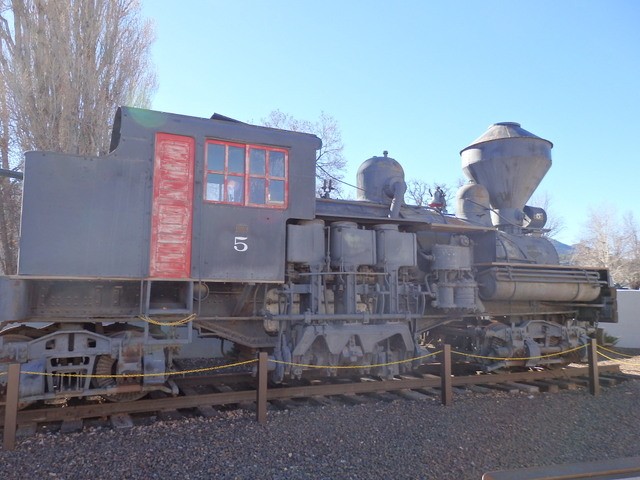 Foto: locomotora y ténder de una antigua compañía maderera - Williams (Arizona), Estados Unidos