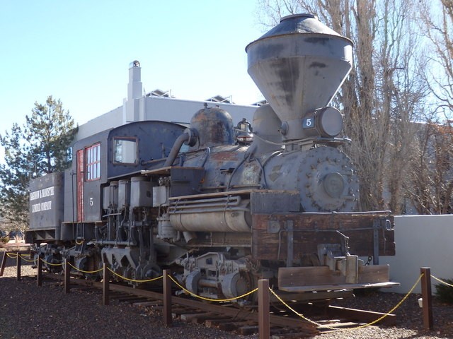 Foto: locomotora y ténder de una antigua compañía maderera - Williams (Arizona), Estados Unidos