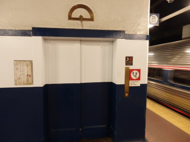 Foto: 30th Street Station, ascensor - Philadelphia (Pennsylvania), Estados Unidos