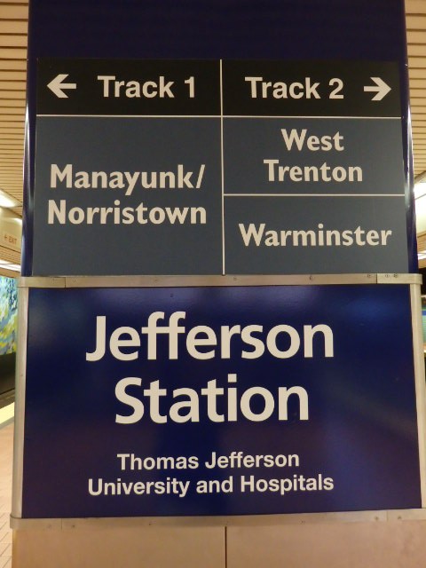 Foto: nomenclador de la estación homónima - Philadelphia (Pennsylvania), Estados Unidos