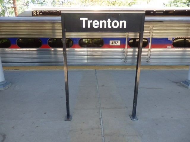 Foto: tren de SEPTA en estación Trenton - Trenton (New Jersey), Estados Unidos