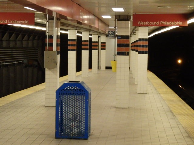 Foto: estación Broadway del tren PATCO - Camden (New Jersey), Estados Unidos