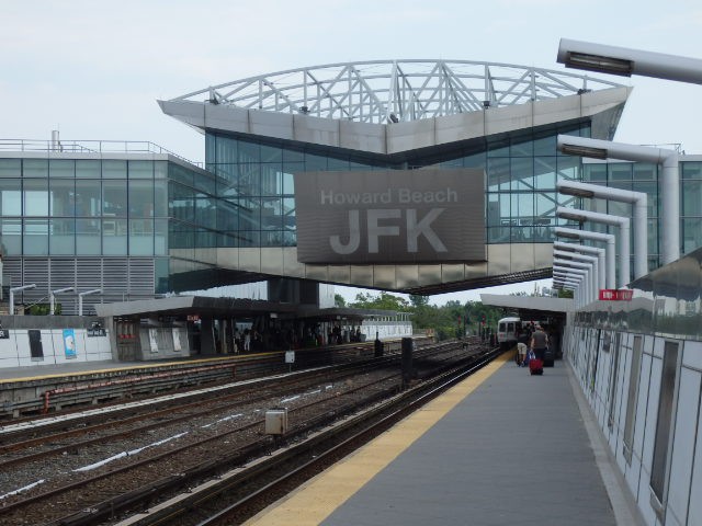 Foto: subte de Nueva York, por el aeropuerto JFK - New York/Queens (New York), Estados Unidos