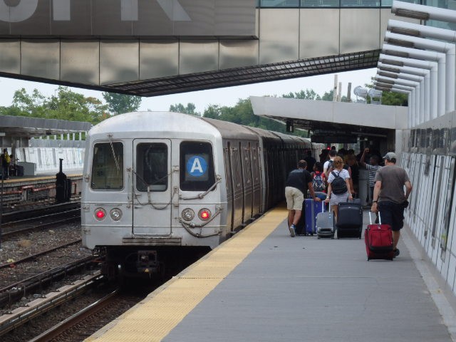 Foto: subte de Nueva York, por el aeropuerto JFK - New York/Queens (New York), Estados Unidos