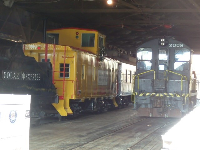Foto: depósito de locomotoras del tren turístico - Sacramento (California), Estados Unidos