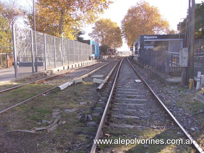 Foto: Estacion Miguelete - San Martin (Buenos Aires), Argentina