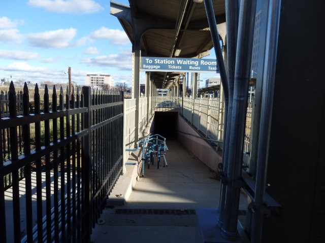 Foto: estación de Amtrak, pasaje subterráneo - Sacramento (California), Estados Unidos