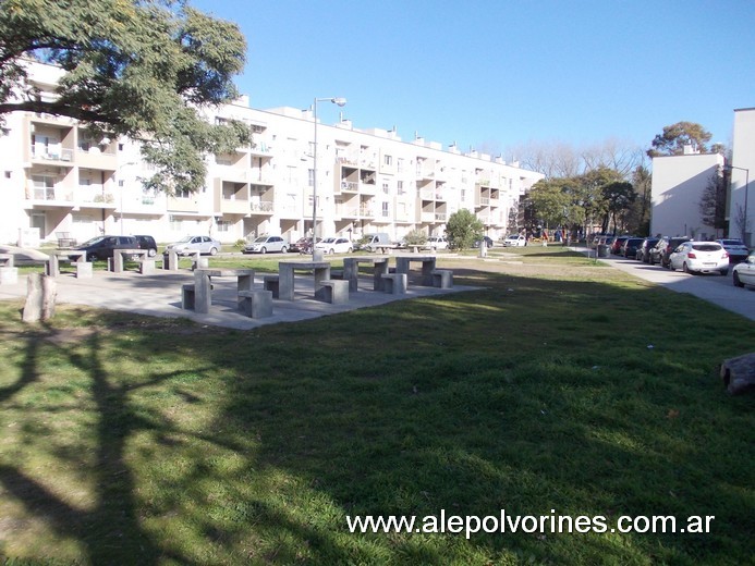 Foto: San Martin - Barrio Procrear - Plaza - San Martin (Buenos Aires), Argentina