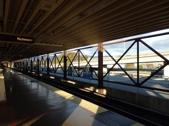 Foto: estación MacArthur del tren BART - Oakland (California), Estados Unidos