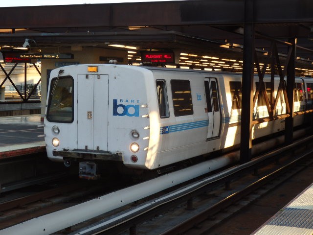 Foto: tren BART - Oakland (California), Estados Unidos