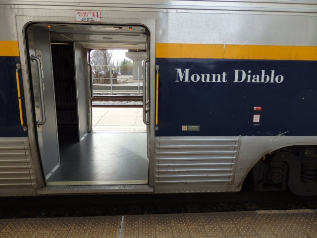Foto: tren Capitol Corridor de Amtrak California - Oakland (California), Estados Unidos
