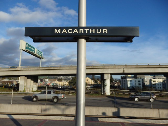 Foto: estación del tren BART - Oakland (California), Estados Unidos