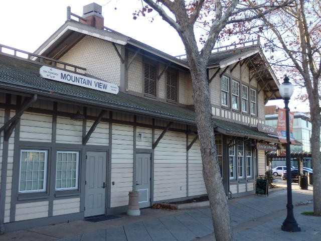 Foto: ex estación, convertida en vinería - Mountain View (California), Estados Unidos