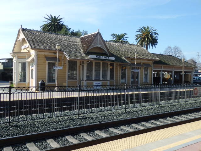 Foto: estación de Caltrain - Menlo Park (California), Estados Unidos