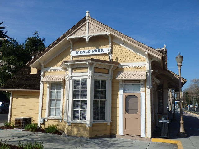 Foto: estación de Caltrain - Menlo Park (California), Estados Unidos