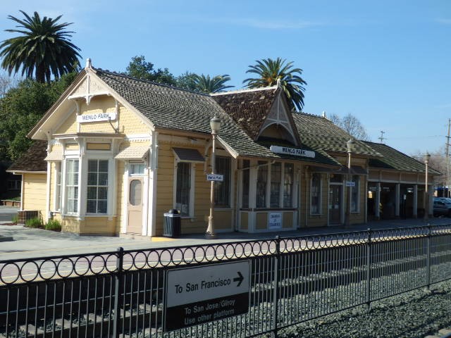 Foto: estación de Caltrain - Menlo Park (California), Estados Unidos
