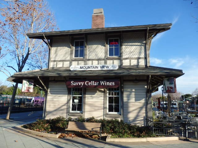 Foto: ex estación, convertida en vinería - Mountain View (California), Estados Unidos