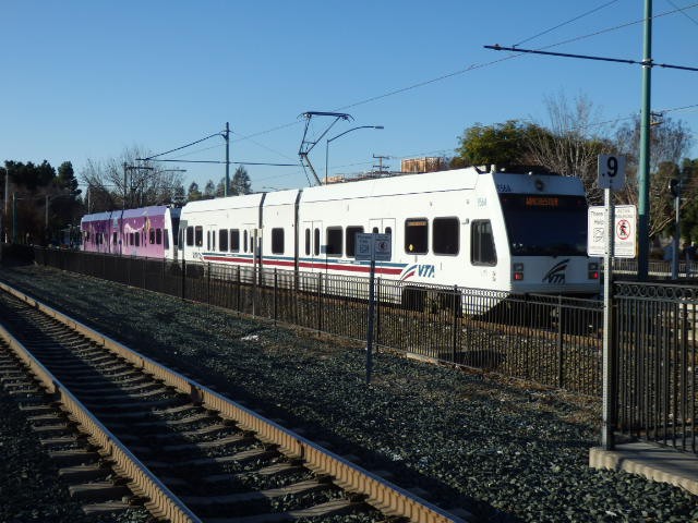 Foto: cabecera de una de las líneas de metrotranvía - Mountain View (California), Estados Unidos