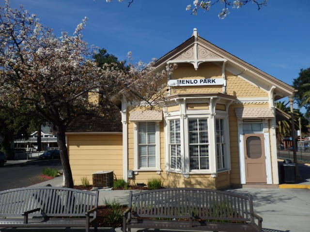 Foto: estación de Caltrain - Menlo Park (California), Estados Unidos