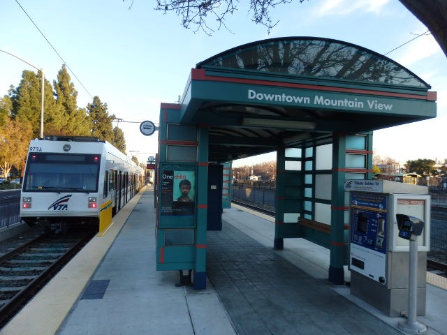 Foto: cabecera de un ramal del metrotranvía - Mountain View (California), Estados Unidos