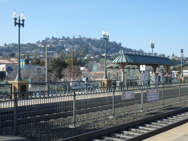 Foto: estación de Caltrain - San Carlos (California), Estados Unidos