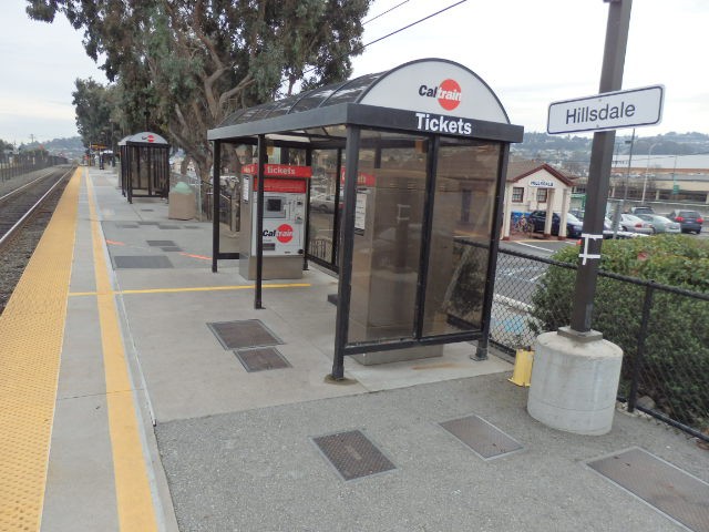 Foto: estación Hillsdale de Caltrain en San Mateo - San Mateo (California), Estados Unidos