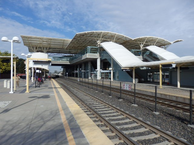 Foto: estación de Caltrain y BART - Millbrae (California), Estados Unidos