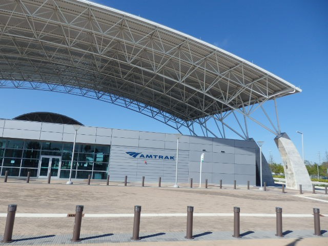 Foto: nueva estación de Tri-Rail, y futura de Amtrak - Miami (Florida), Estados Unidos