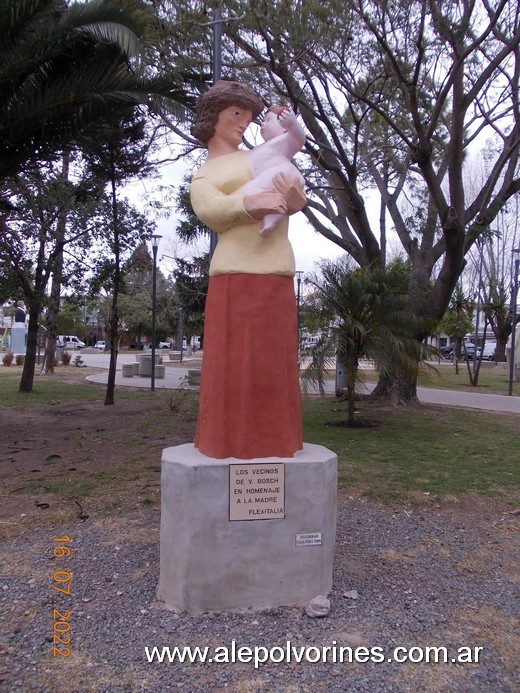 Foto: Villa Bosch - Plaza Echeverria - Monumento a la Madre - Villa Bosch (Buenos Aires), Argentina