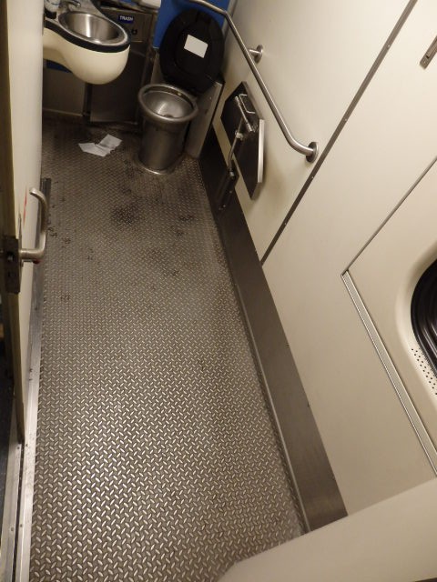 Foto: baño del tren MARC - Washington (Washington, D.C.), Estados Unidos