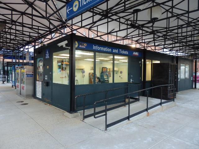 Foto: estación Camden Yards del MARC - Baltimore (Maryland), Estados Unidos