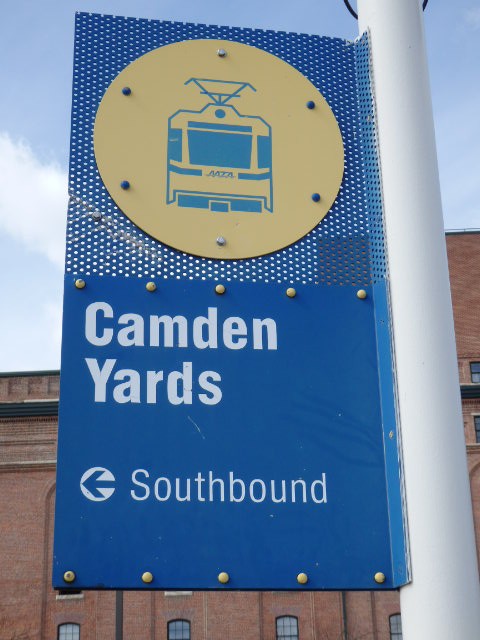 Foto: nomenclador de estación del Light Raillink - Baltimore (Maryland), Estados Unidos