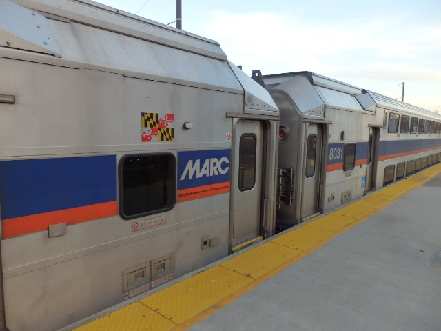 Foto: estación Camden Yards del MARC - Baltimore (Maryland), Estados Unidos