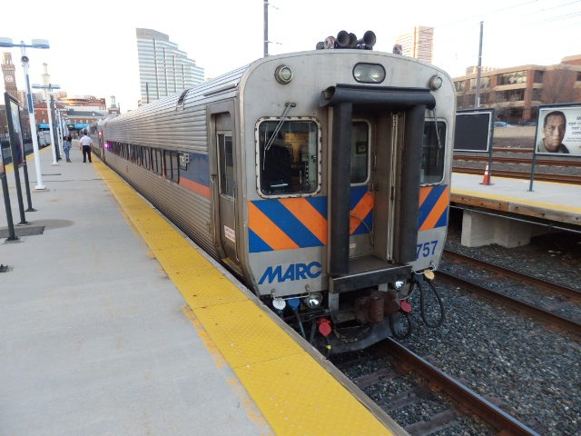Foto: estación Camden Yards del MARC - Baltimore (Maryland), Estados Unidos