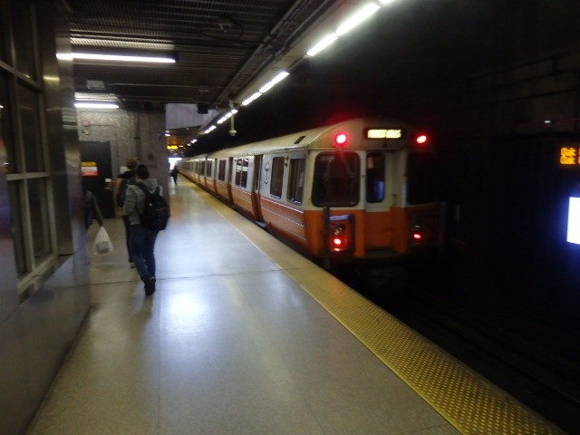Foto: Back Bay Station, Línea Naranja del subte - Boston (Massachusetts), Estados Unidos