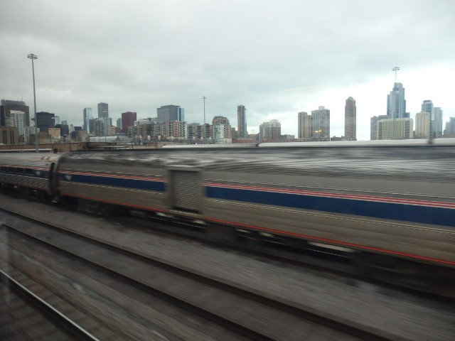 Foto: tren de Amtrak estacionado - Chicago (Illinois), Estados Unidos