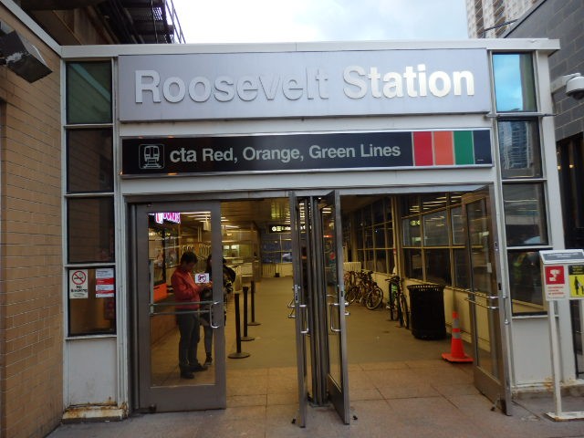 Foto: el Elevado, estación Roosevelt - Chicago (Illinois), Estados Unidos