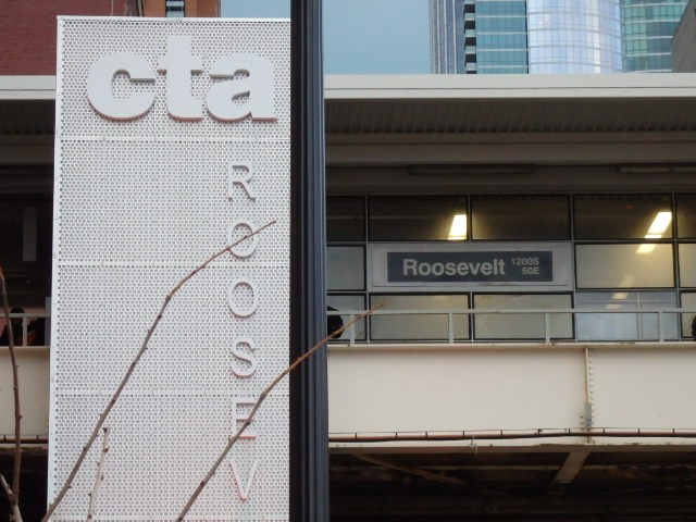 Foto: el Elevado, estación Roosevelt - Chicago (Illinois), Estados Unidos