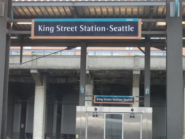 Foto: nomenclador de la estación - Seattle (Washington), Estados Unidos