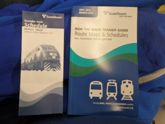 Foto: folletos y horarios del tren local Sounder - Seattle (Washington), Estados Unidos